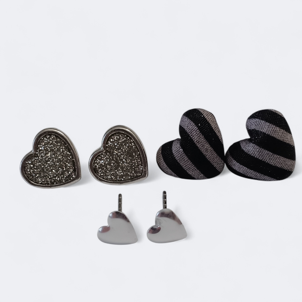🌟3/$15 Heart Shaped Earring Set in Black and Silver